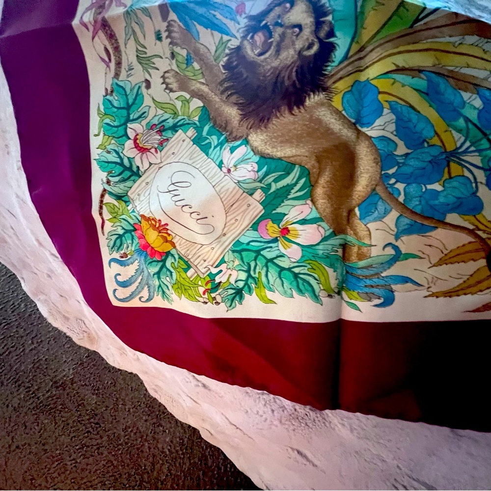 Gucci Scarl full size